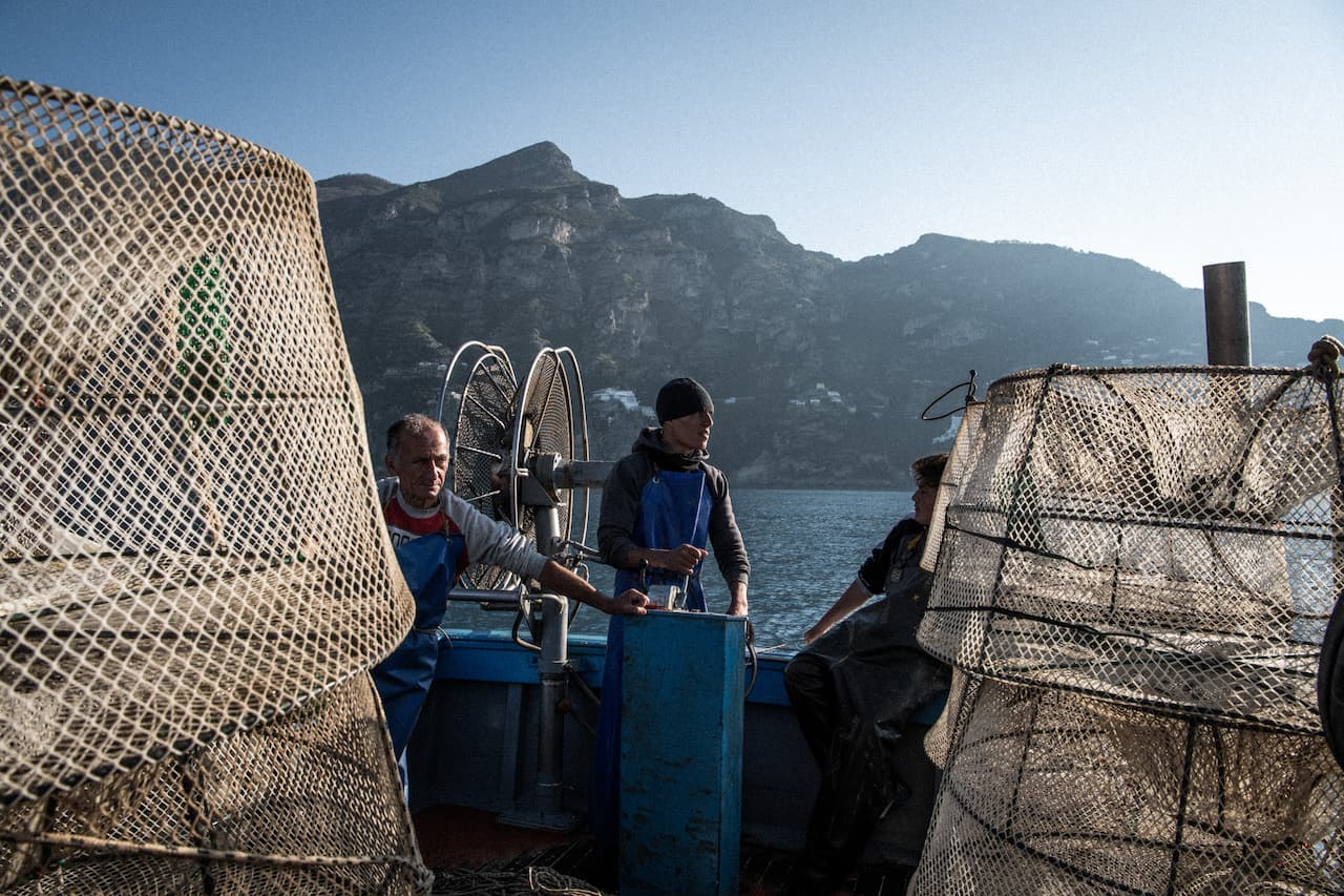 Simone Esposito pescatore in Costiera Amalfitana