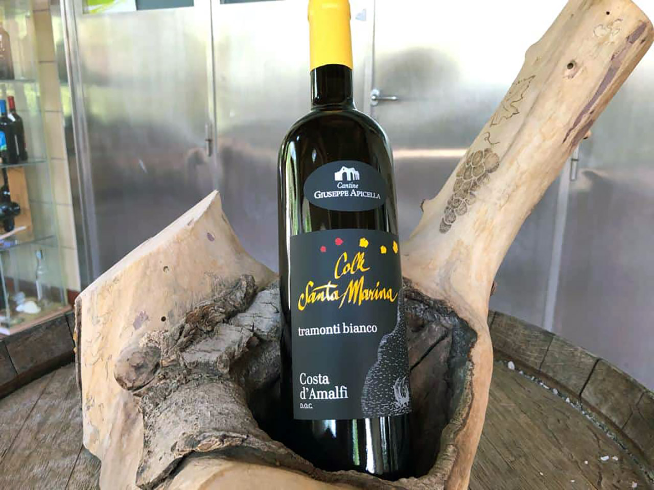 I vini dell'Estate in Costa d'Amalfi. Colle S.Marina, vino bianco della Cantina Apicella