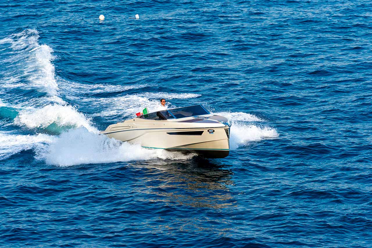 Ecolux 850 Hybrid: la prima imbarcazione elettrica della Costa d’Amalfi